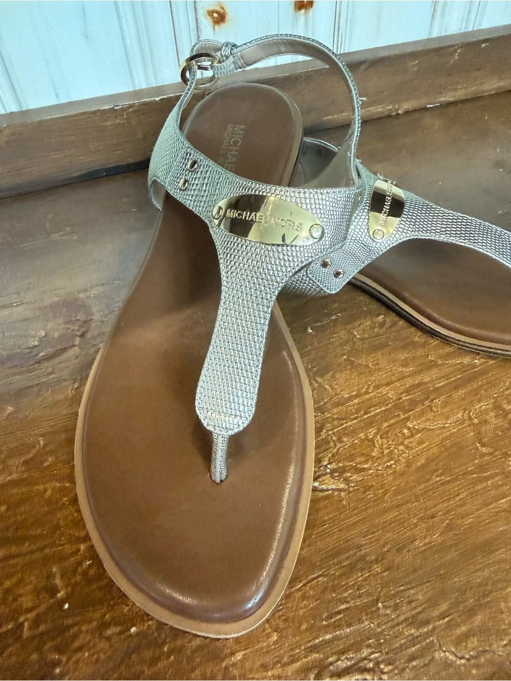Michael Kors Metallic Gold Thong Sandals size 8